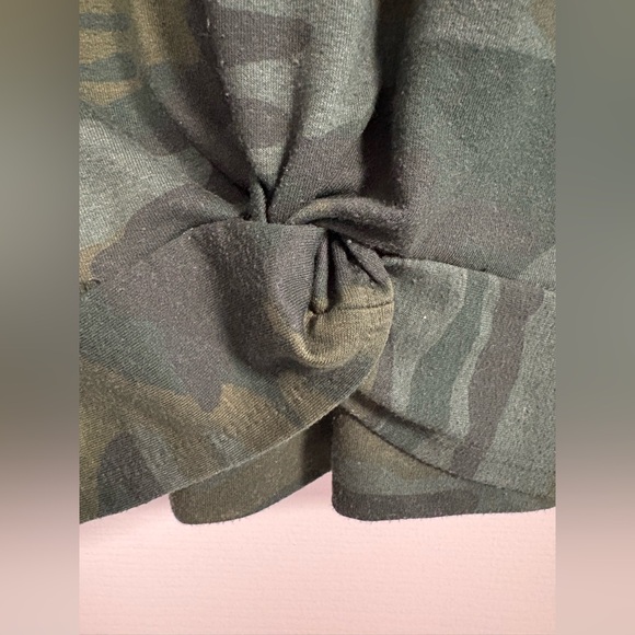 Activ8 Green Camouflage Print Long Sleeve Sweater, Woman Size Large - Picture 7 of 7